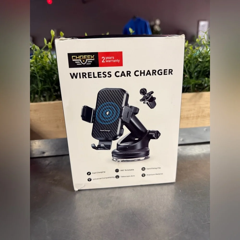 Wireless Car Charger Mount - NEW